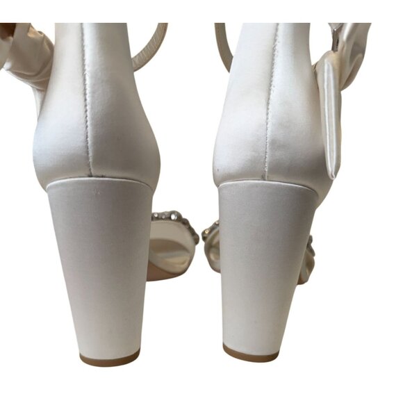 Oleg Cassini Melania Ivory Bow Detail Ankle Buckle Rhinestone Heels Size 7 NIB - Picture 9 of 13